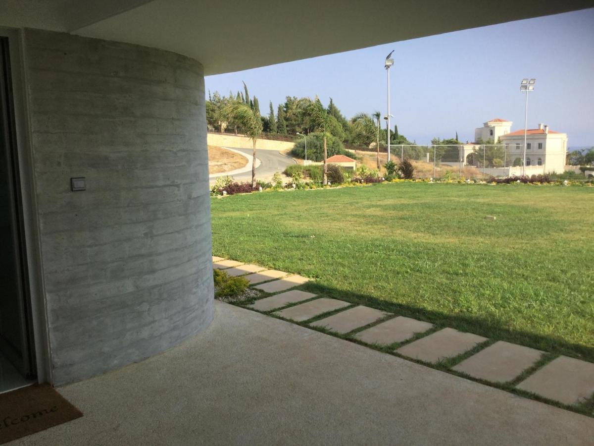 Yellow Studio Brand New Limassol Exterior foto